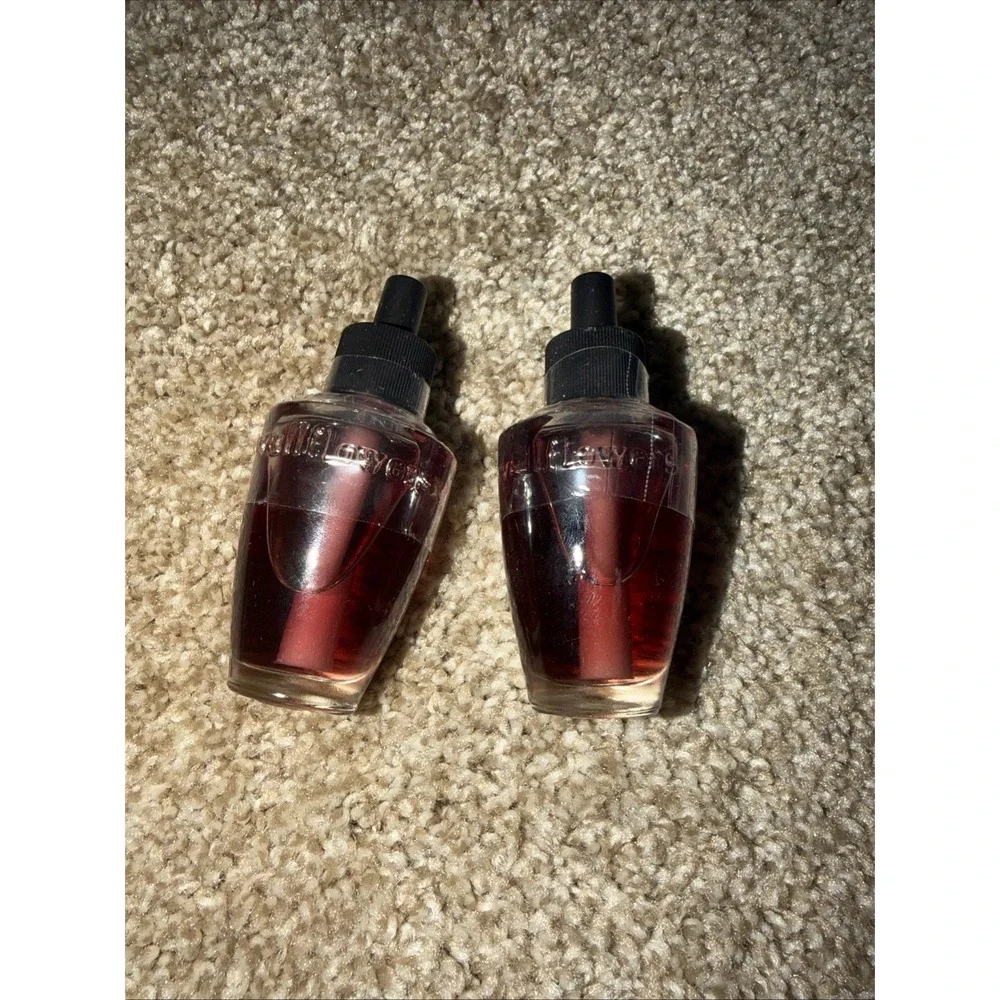 Bath & Body Works Berry‎ Waffle Cone Wallflowers Fragrance Refill New Set of 2